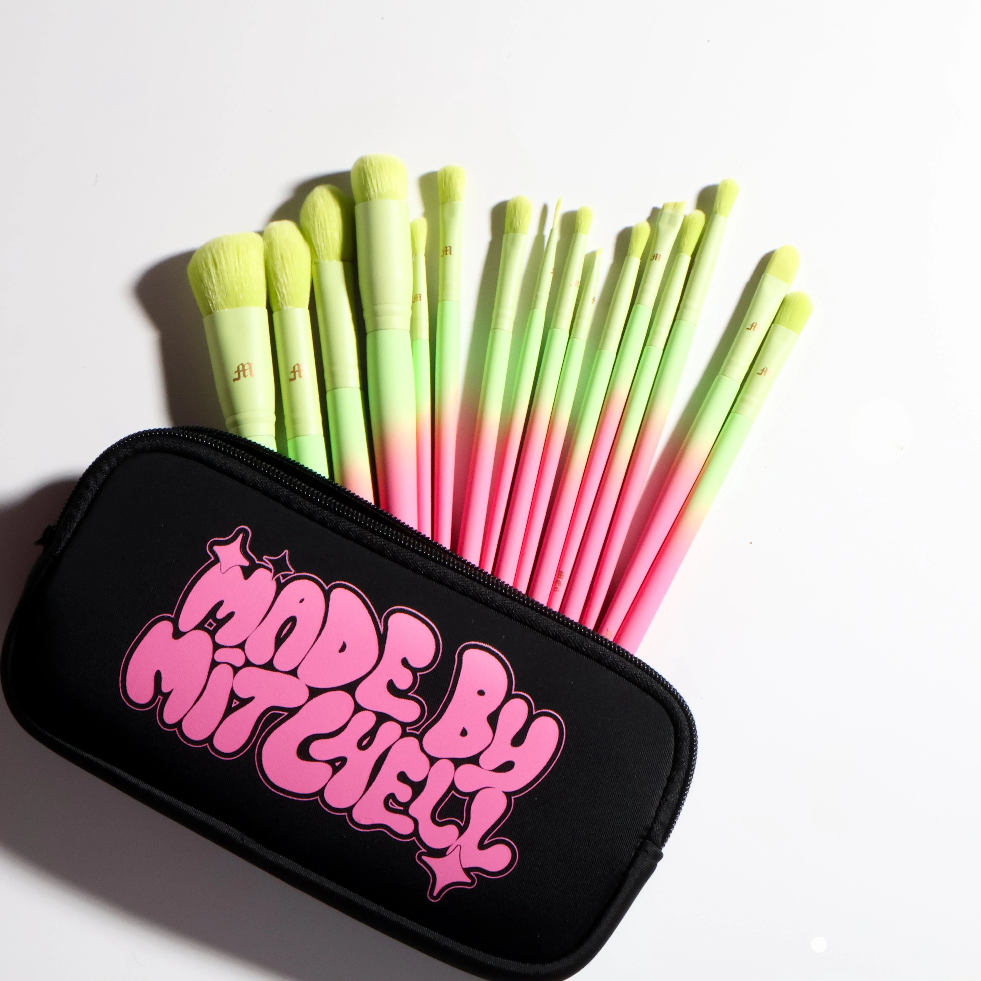 16 Piece Ombre Makeup Brush Set & Brush Pouch - Image 9